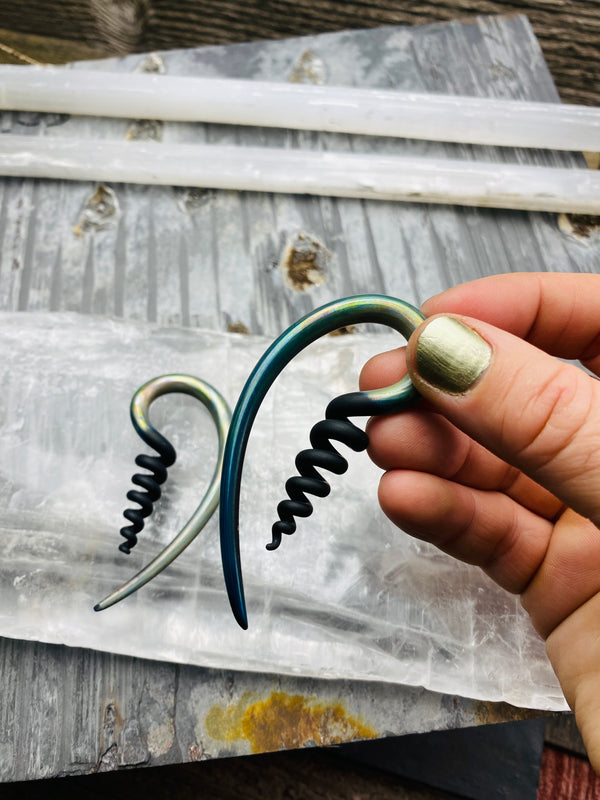 Corkscrew River Talons | Green Pearl Seaglass | 10G - 00G